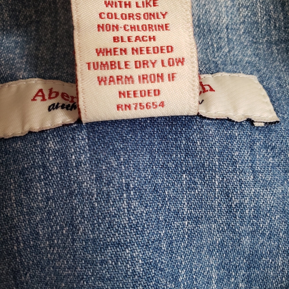 A&F Lightwash Denim Jean Jacket - Picture 5 of 9